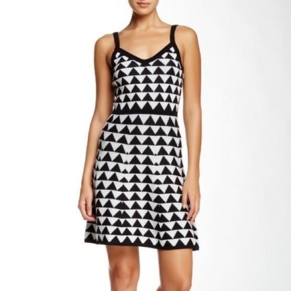 TRINA TURK 100% Cotton Geometric Triangle Knit Sweater Dress Size XS - Picture 1 of 9